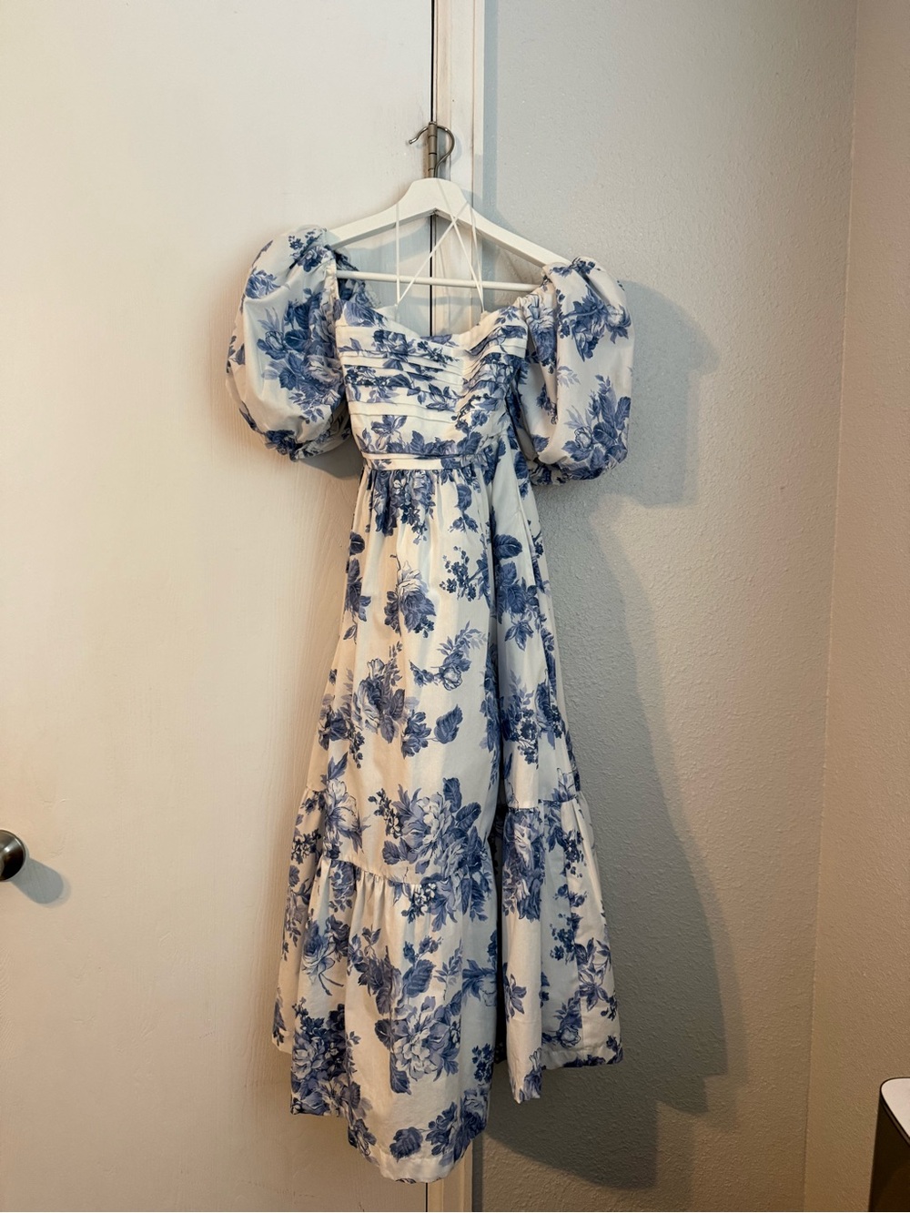 Abercrombie & Fitch Emerson Blue Floral Puff-Sleeve Midi Dress